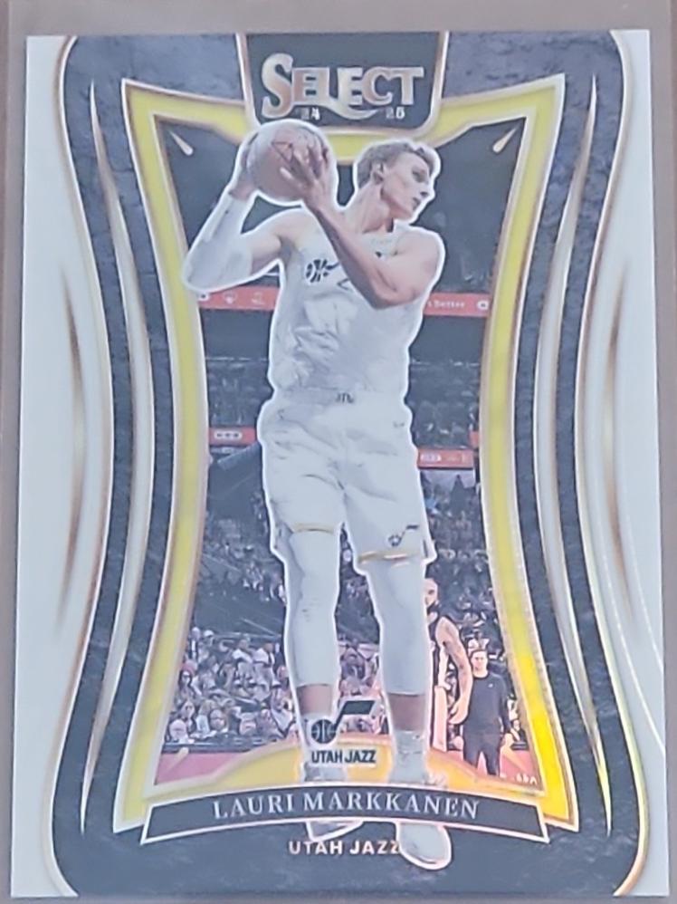 Lauri Markkanen [White Prizm] #324