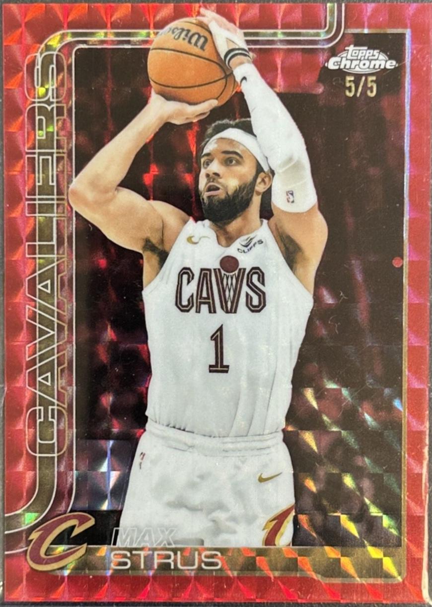Max Strus [Red Geometric Refractor] #32