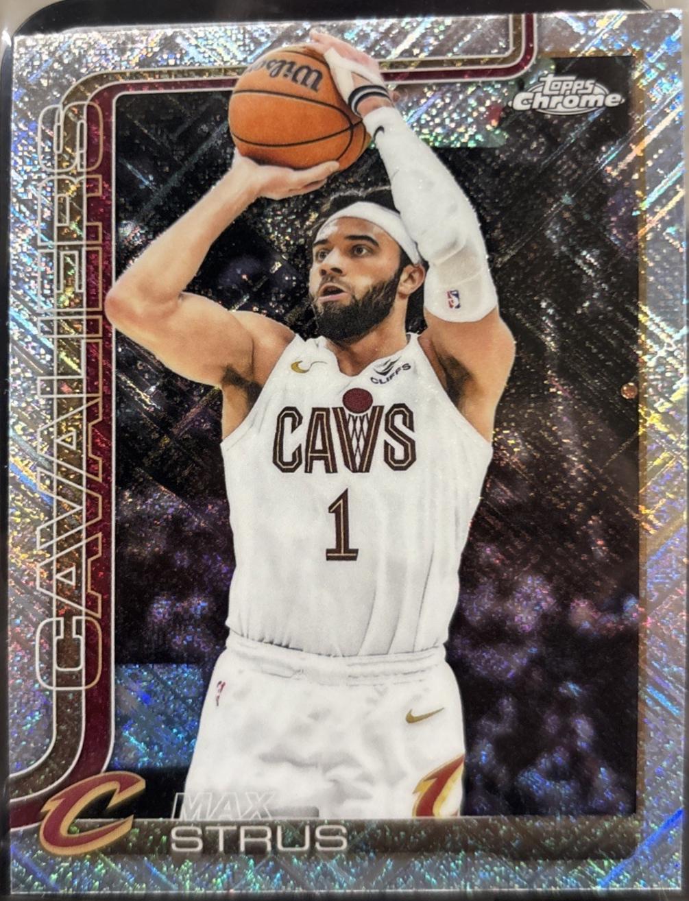 Max Strus [Skylight Refractor] #32