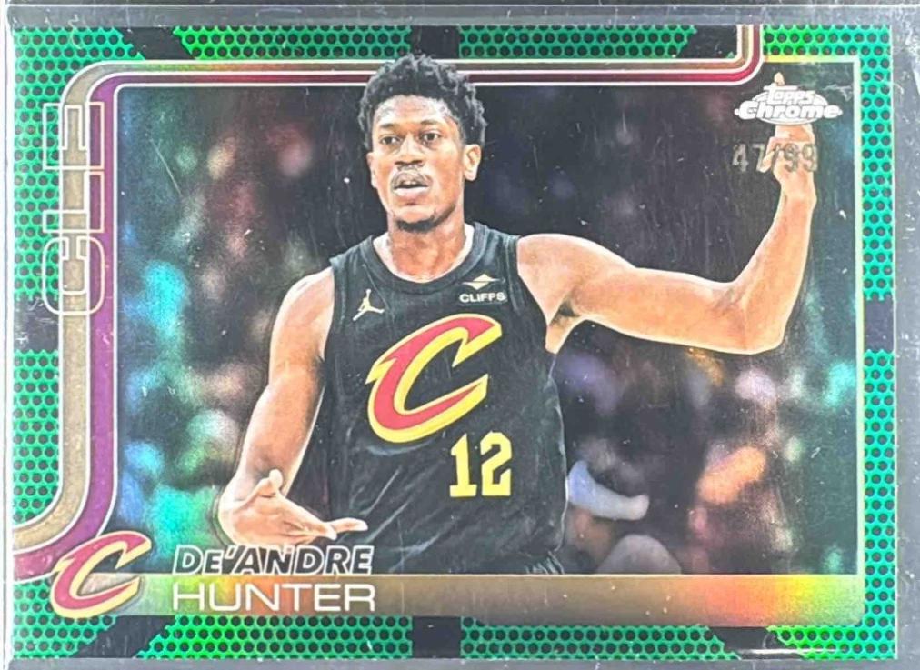 De'Andre Hunter [Green Basketball Refractor] #73