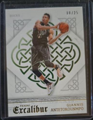 Giannis Antetokounmpo [Gold] #72