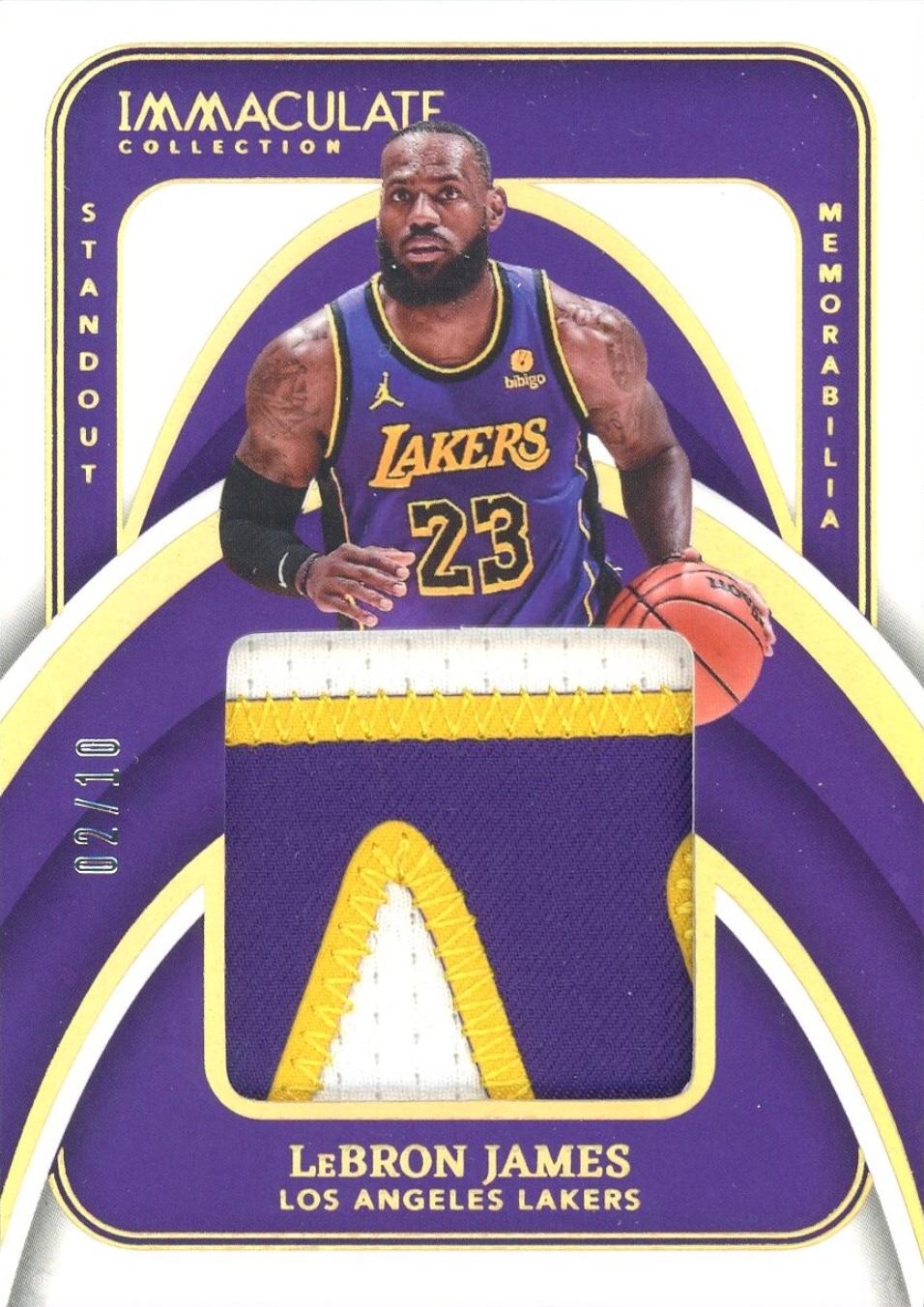 LeBron James [Gold] #12