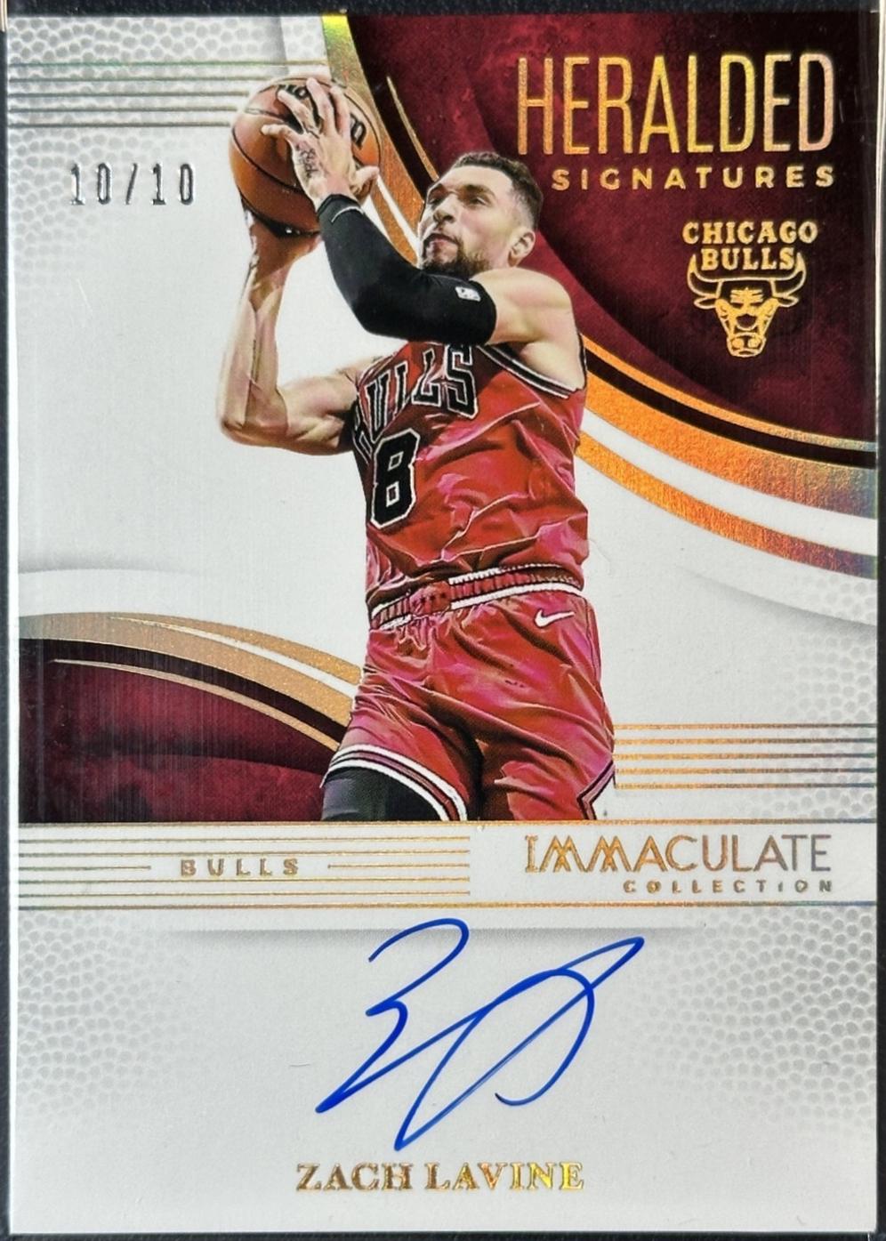 Zach LaVine [Gold] #29