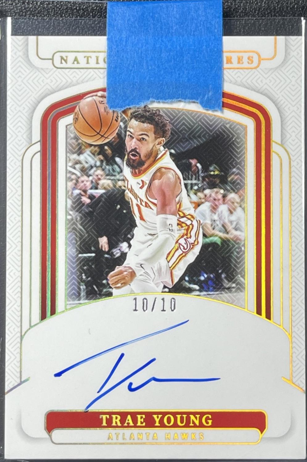 Trae Young [Gold] #38