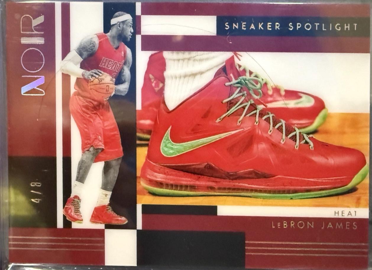 LeBron James [FOTL Holo Gold] #12