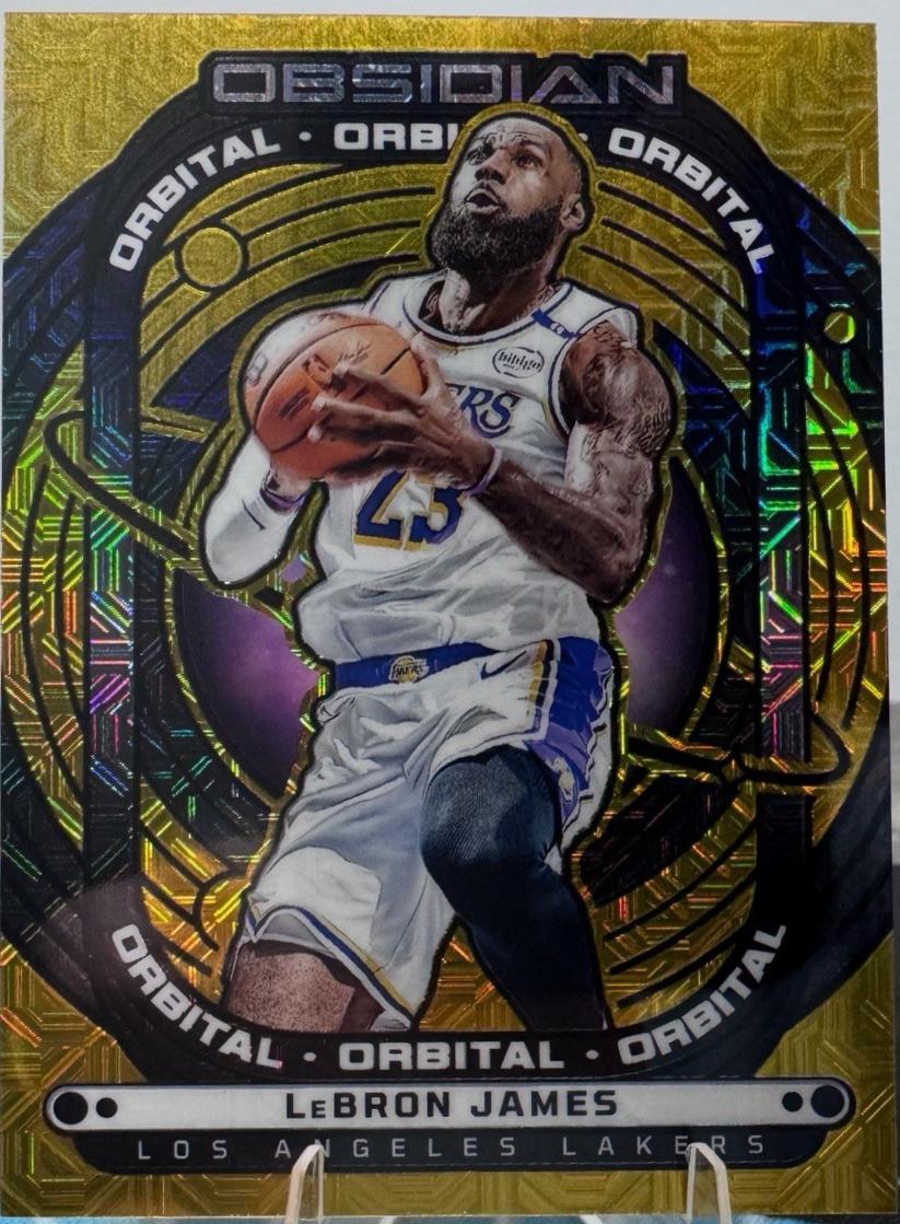 LeBron James [Electric Etch Gold Flood] #16