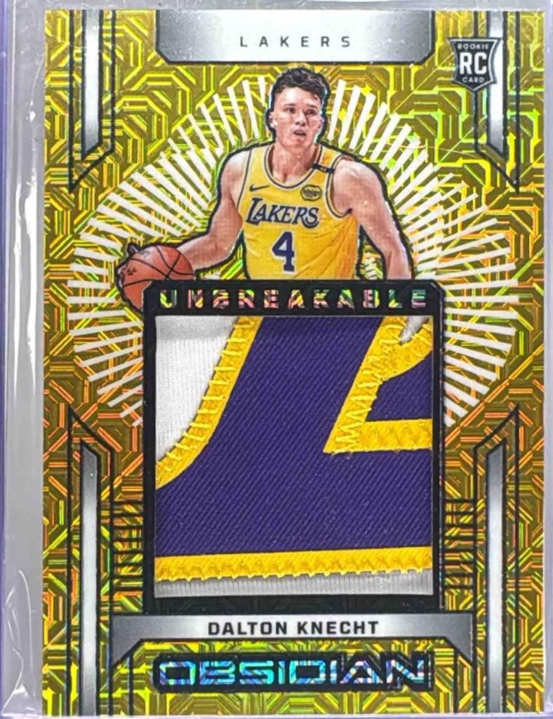 Dalton Knecht [Gold] #UM-DKL