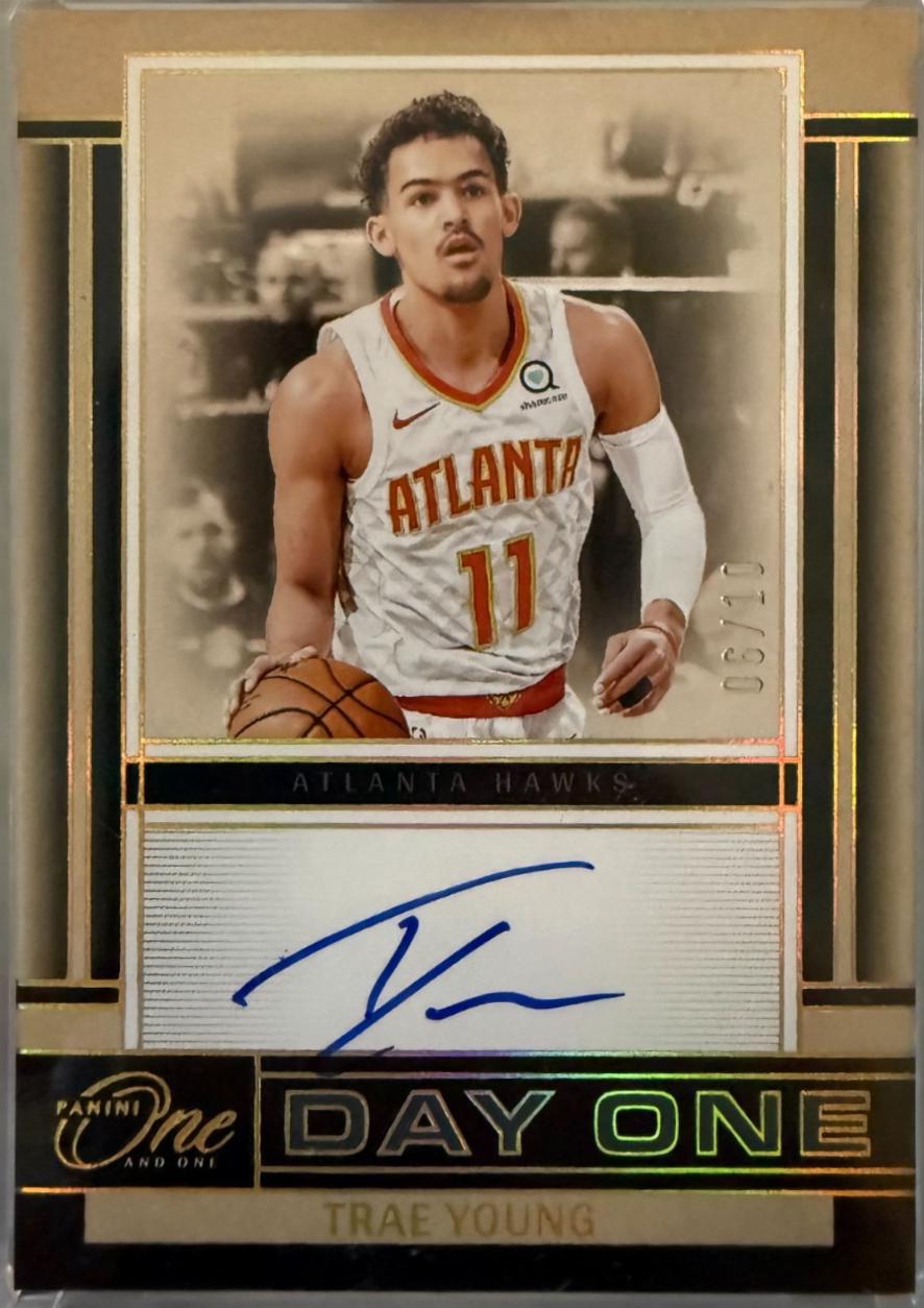 Trae Young [Gold] #7