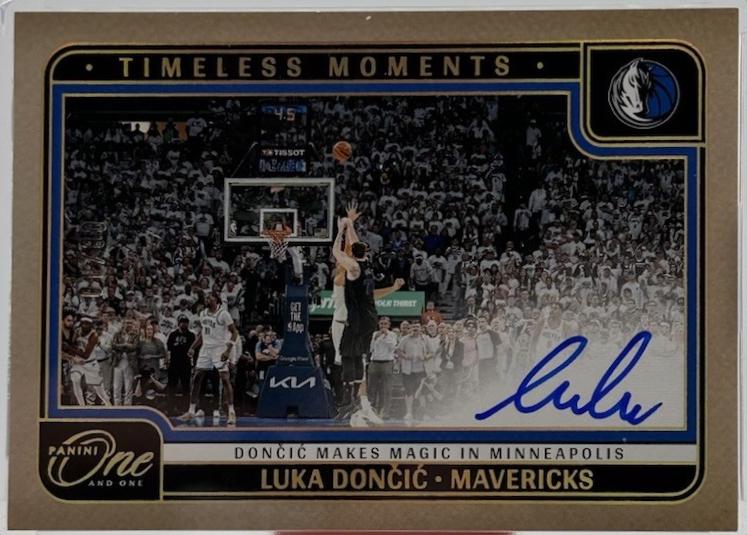 Luka Doncic [Gold] #17