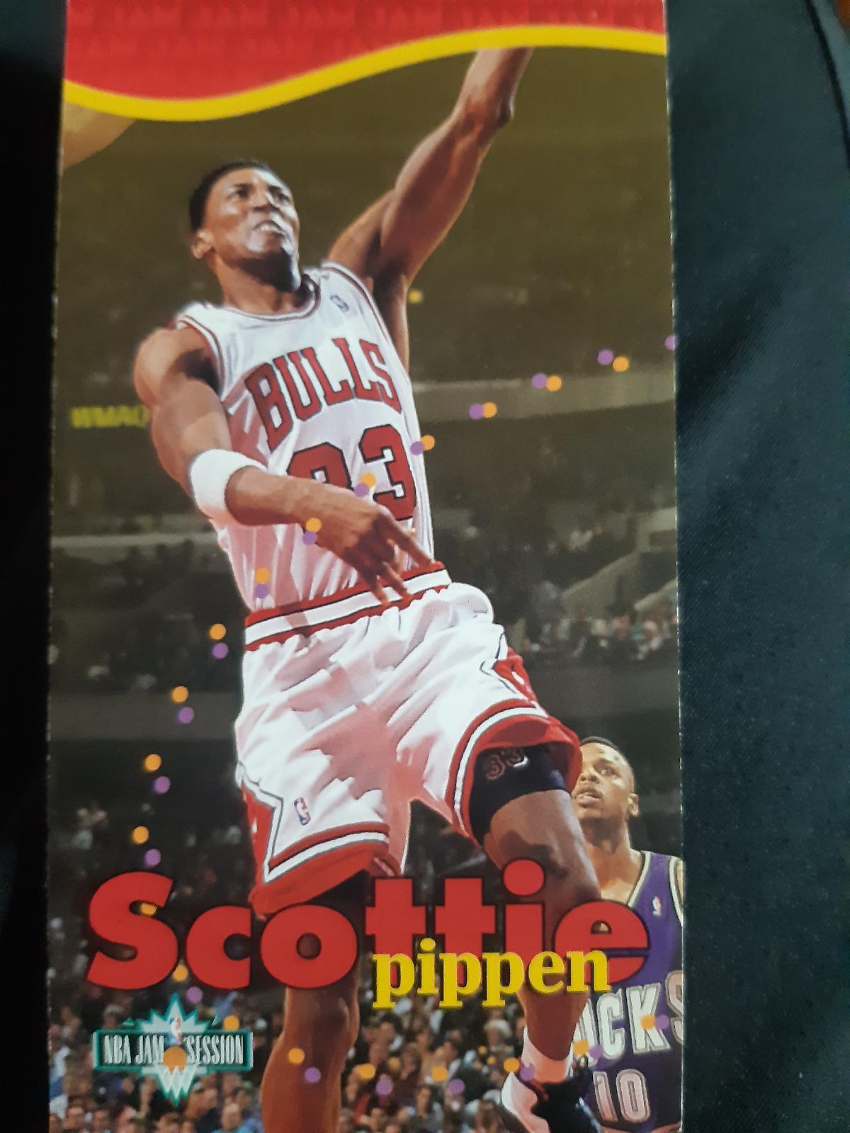 Scottie Pippen #16