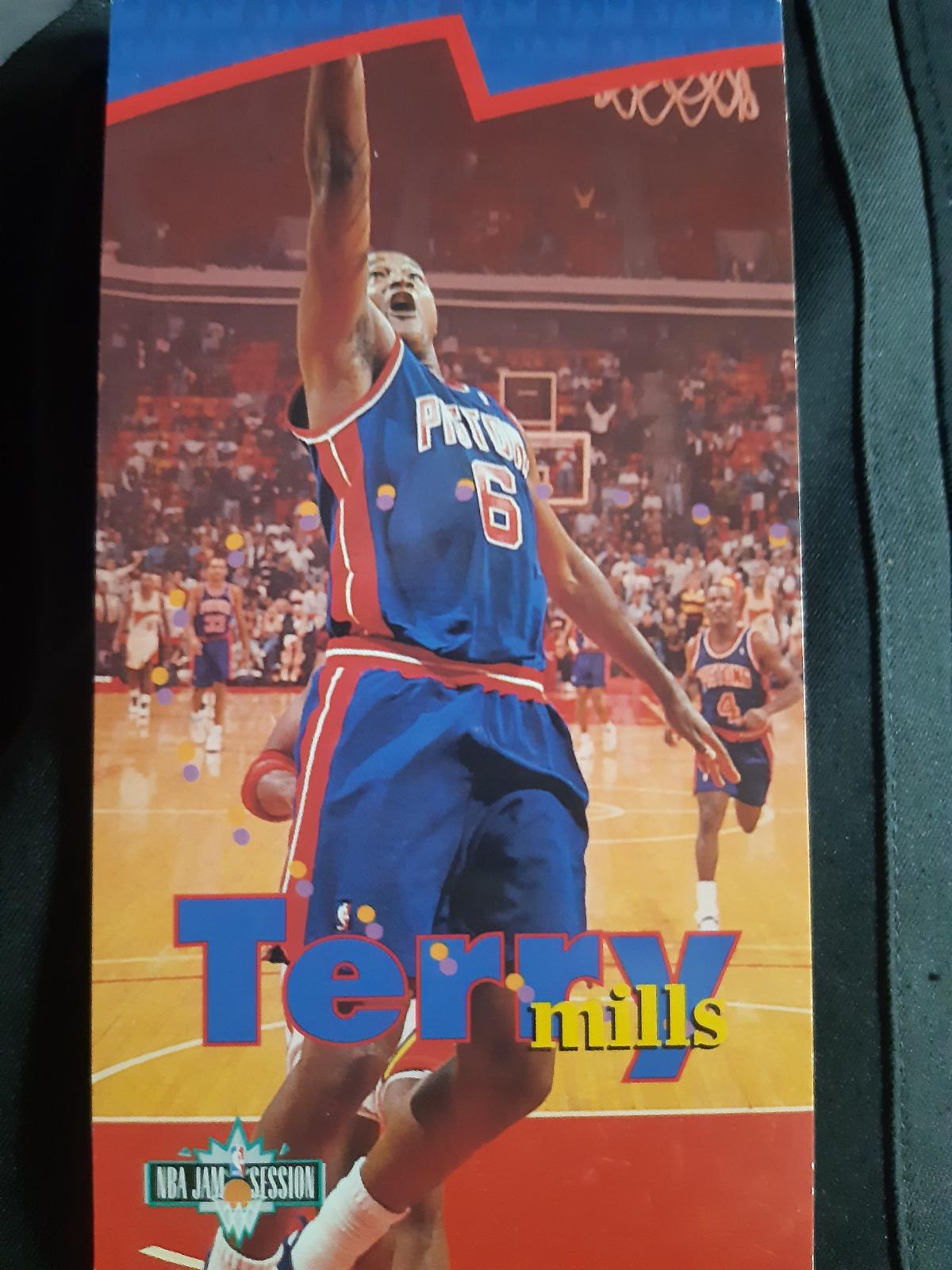 Terry Mills #32