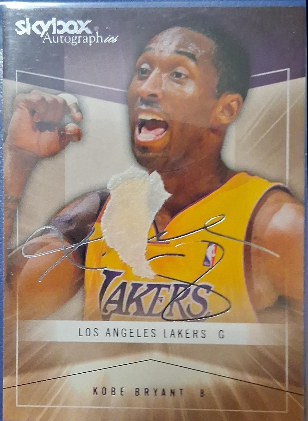 Kobe Bryant [Insignia 25] #17
