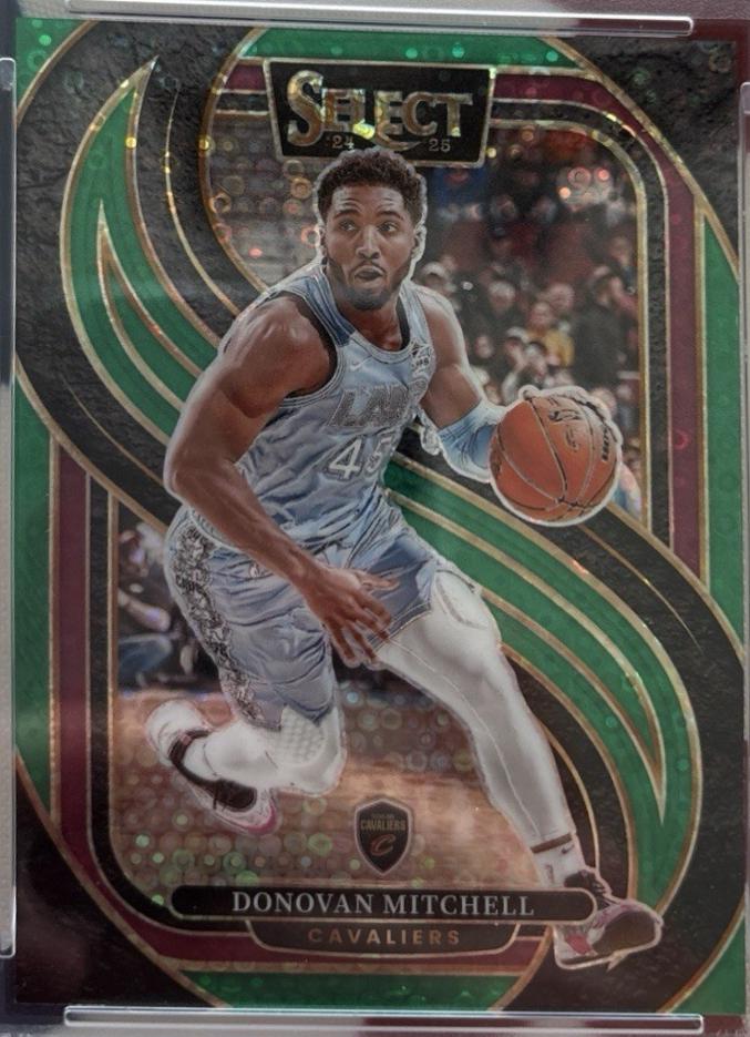 Donovan Mitchell [Green Disco Prizm] #155