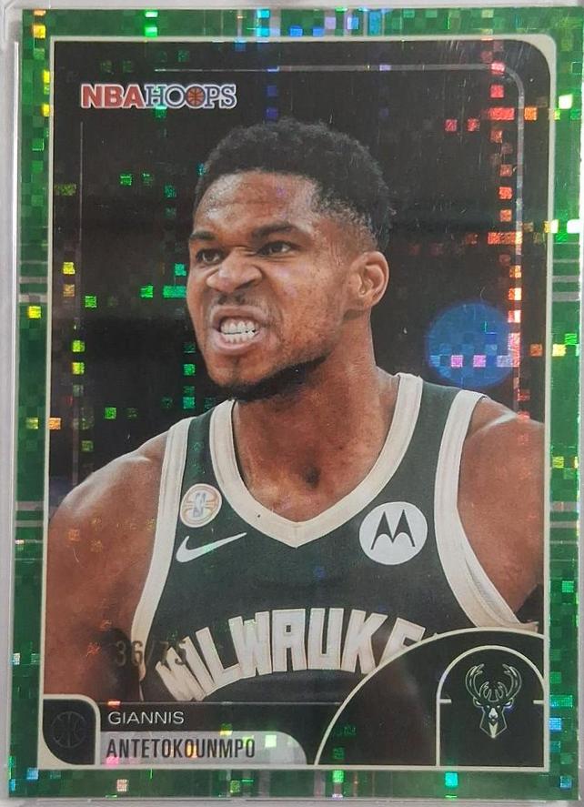Giannis Antetokounmpo [Light Burst Green] #165