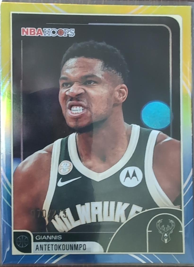 Giannis Antetokounmpo [Rainbow Yellow] #165