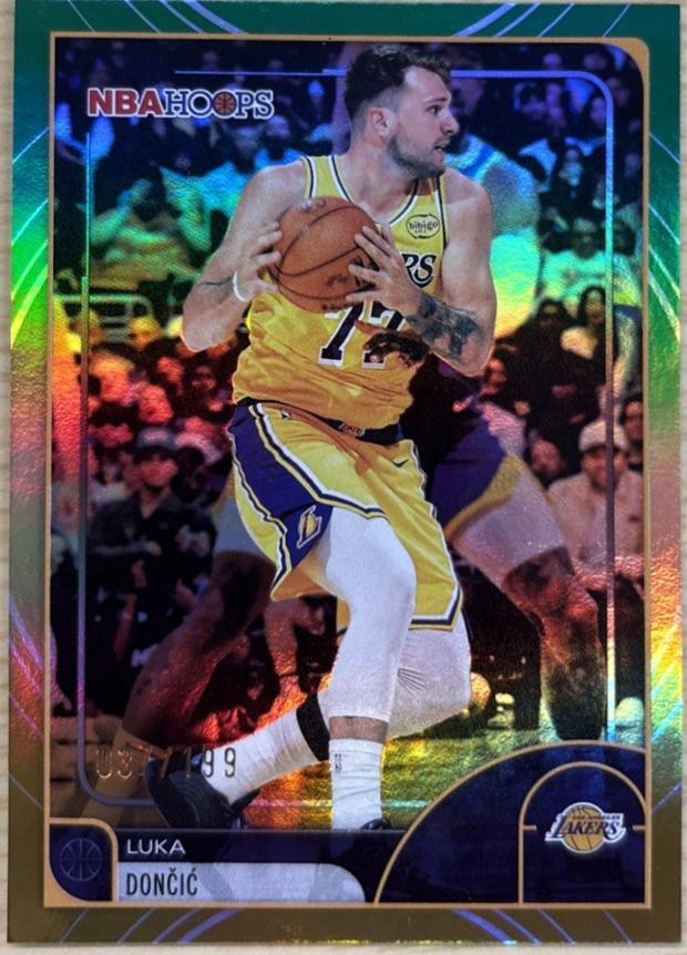 Luka Doncic [Rainbow Gold Green] #8