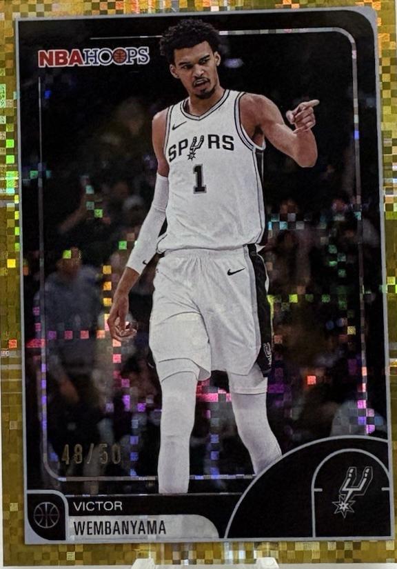 Victor Wembanyama [Pixel Burst Gold] #30