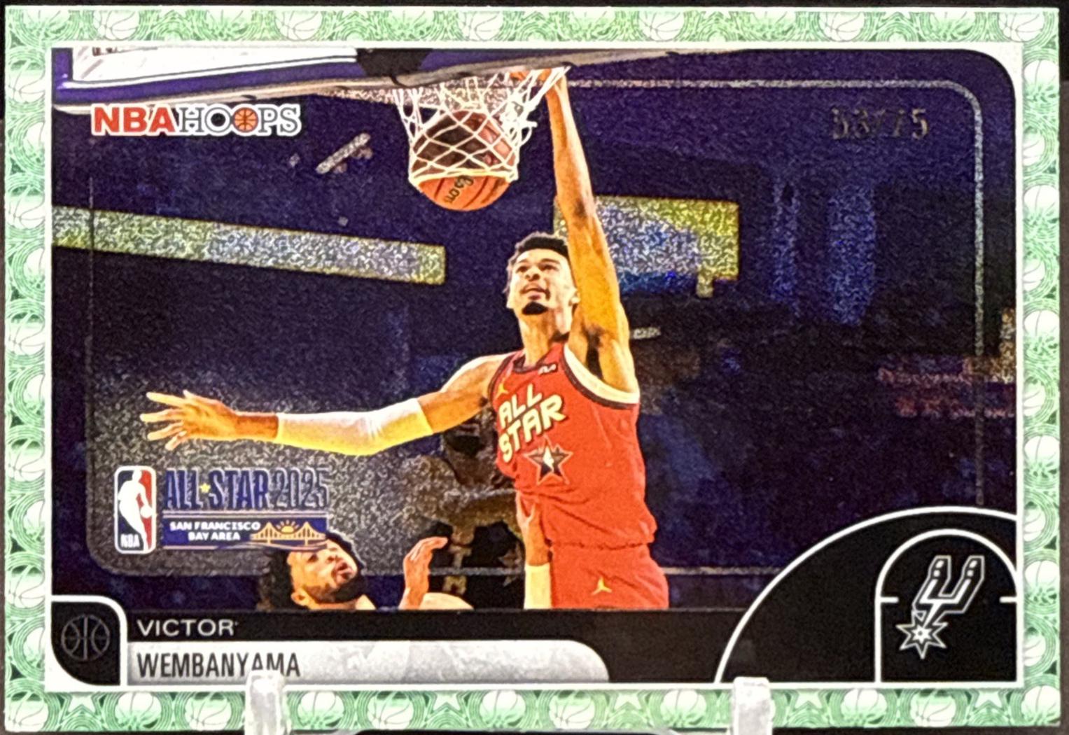 Victor Wembanyama [Pixel Burst Green] #289