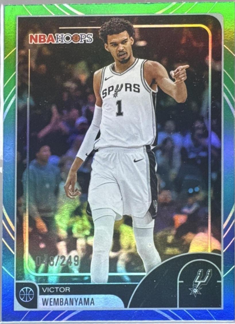 Victor Wembanyama [Rainbow Green Blue] #30