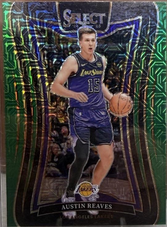 Austin Reaves [Green Mojo Prizm] #320