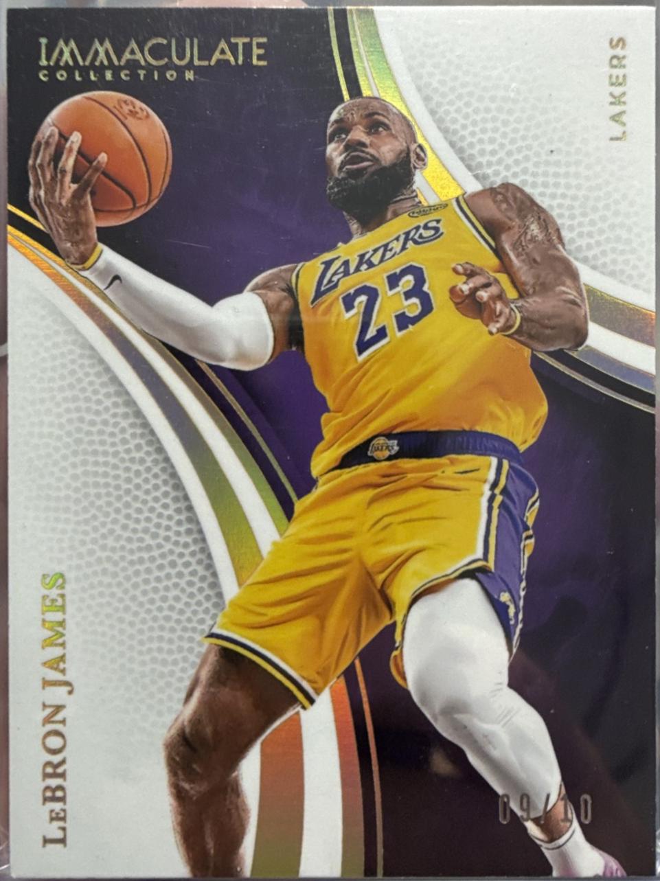LeBron James [Gold] #38