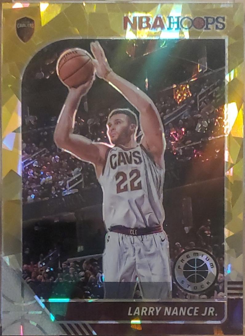 Larry Nance Jr. [Gold Flash Prizm] #37