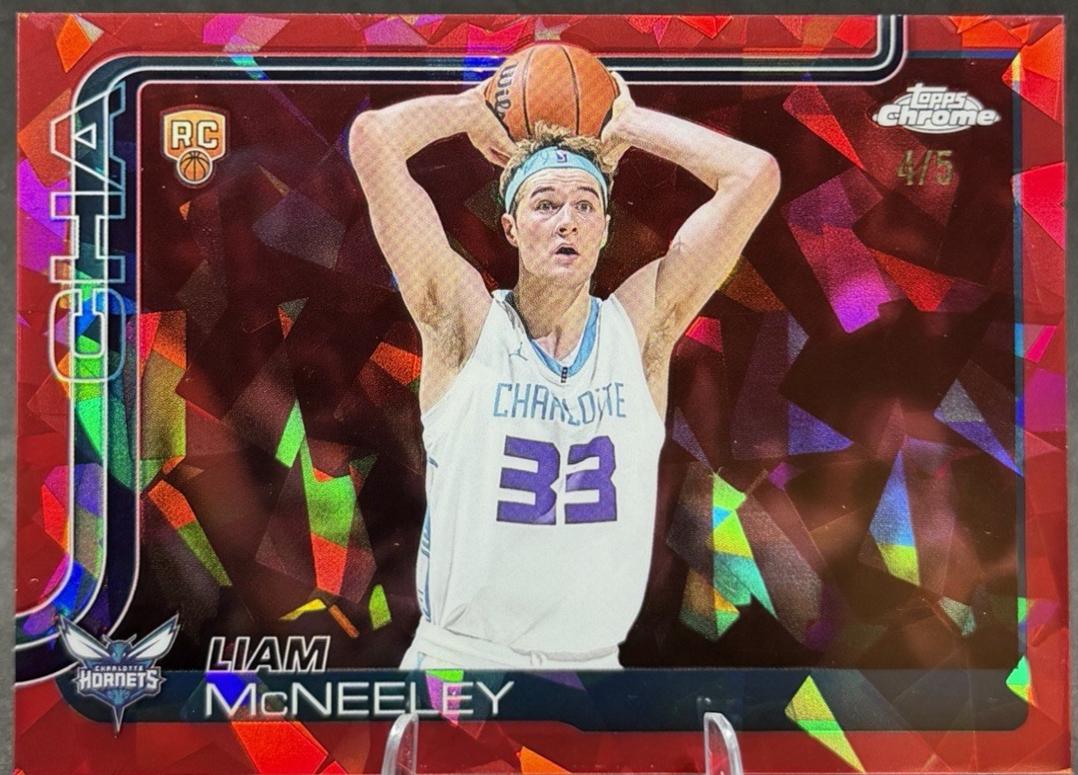 Liam McNeeley [Red] #279