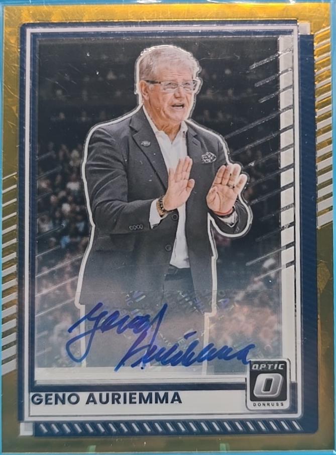 Geno Auriemma [FOTL Gold Holo Optic Autograph] #193