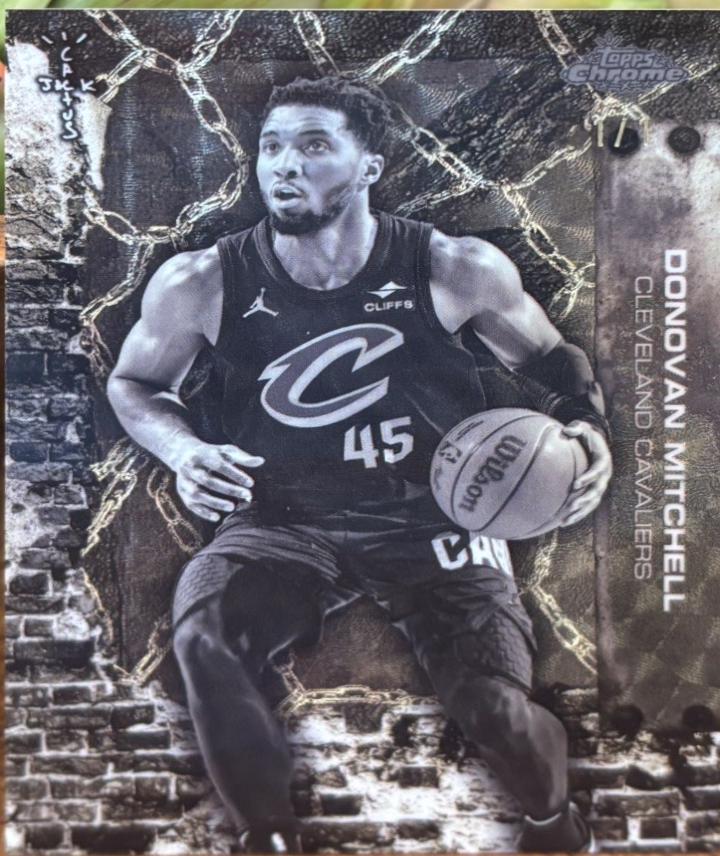 Donovan Mitchell [Superfractor] #25