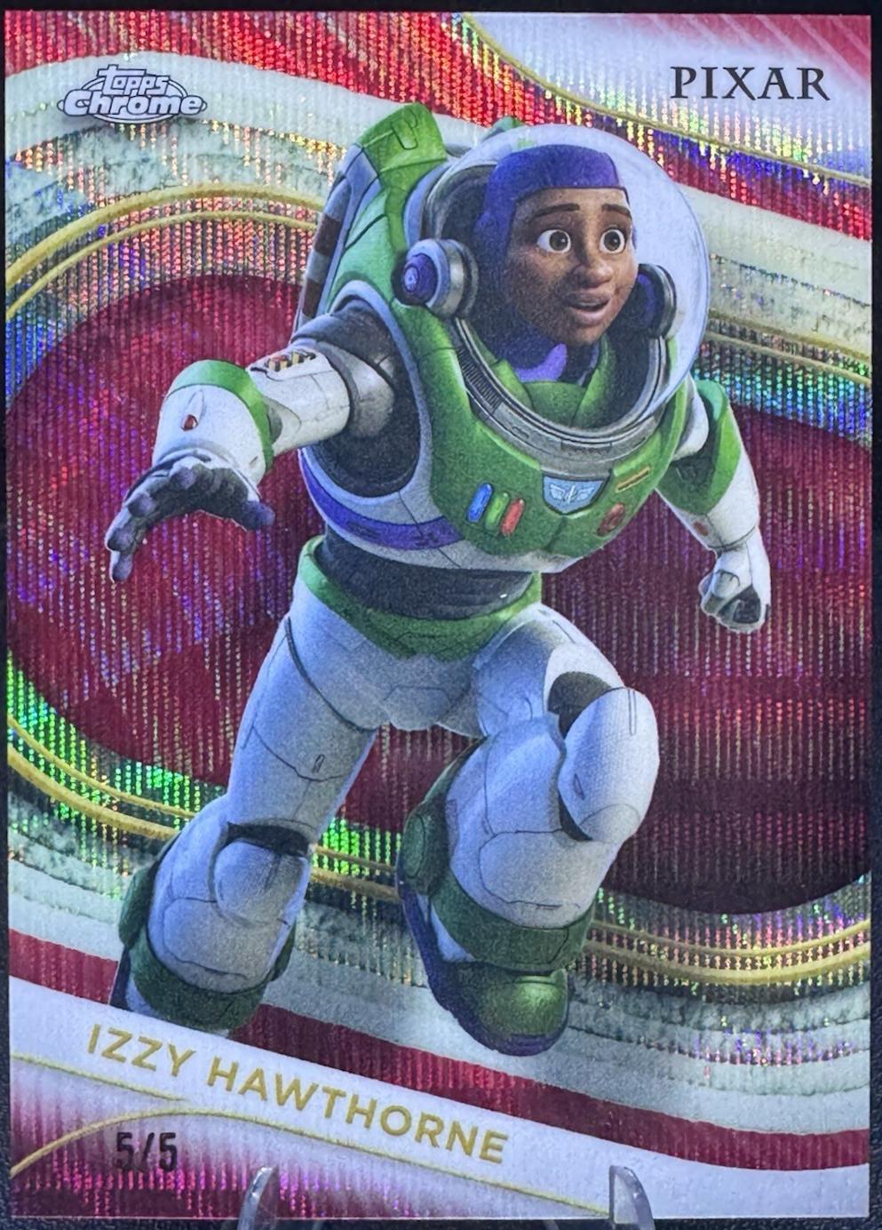 Izzy Hawthorne [Red Wave Refractor] #29