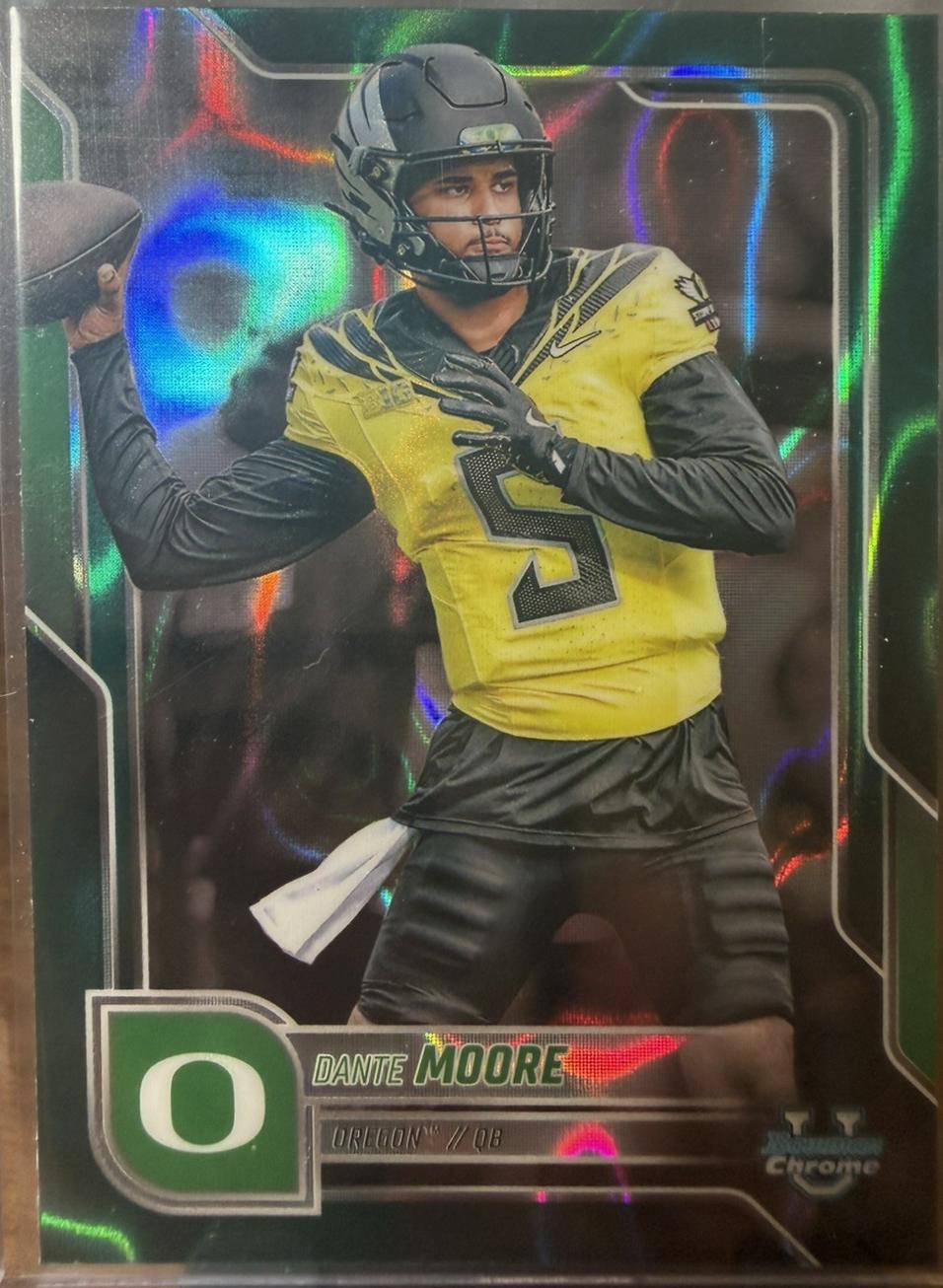 Dante Moore [Green Lava Refractor] #137