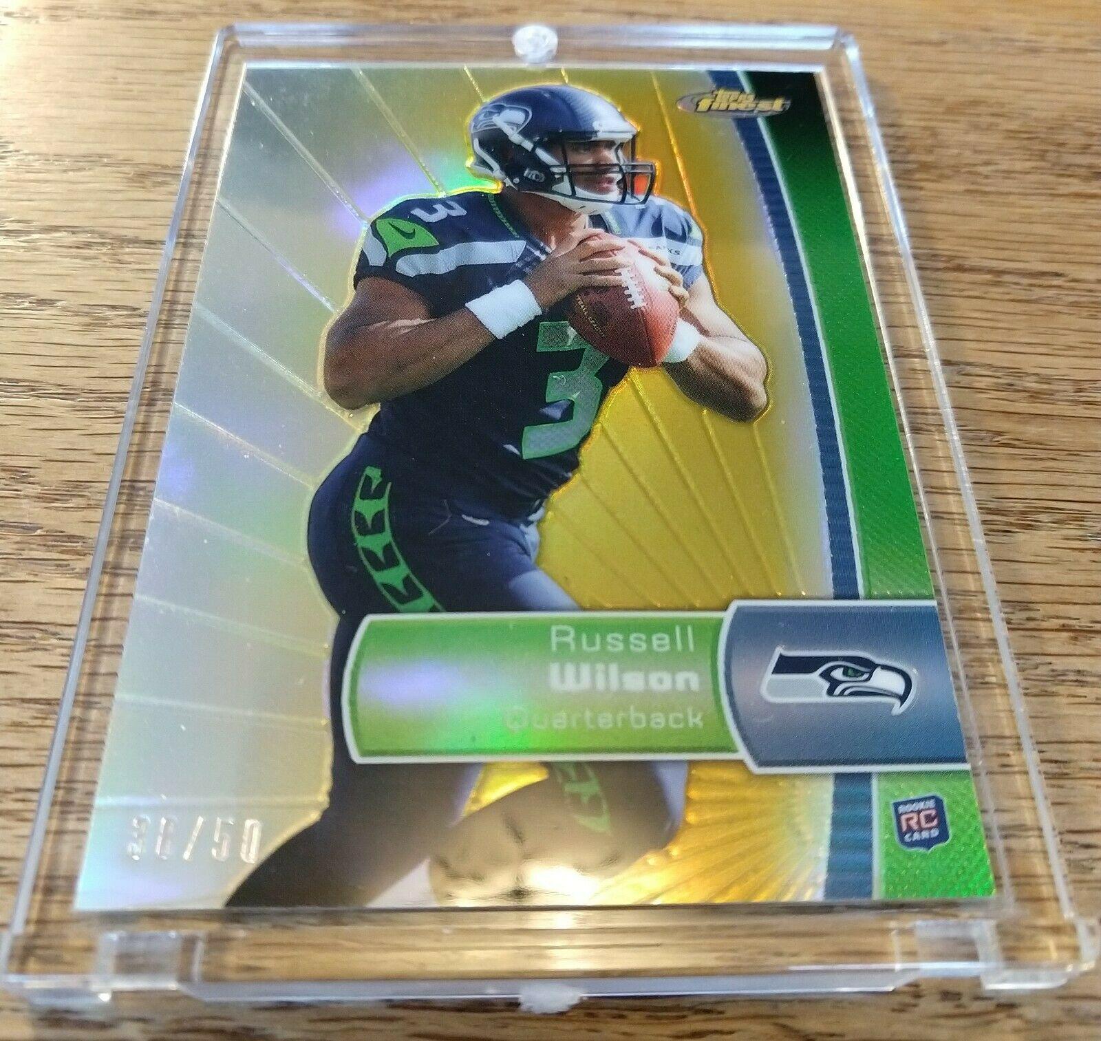 Russell Wilson [Gold Refractor] #140