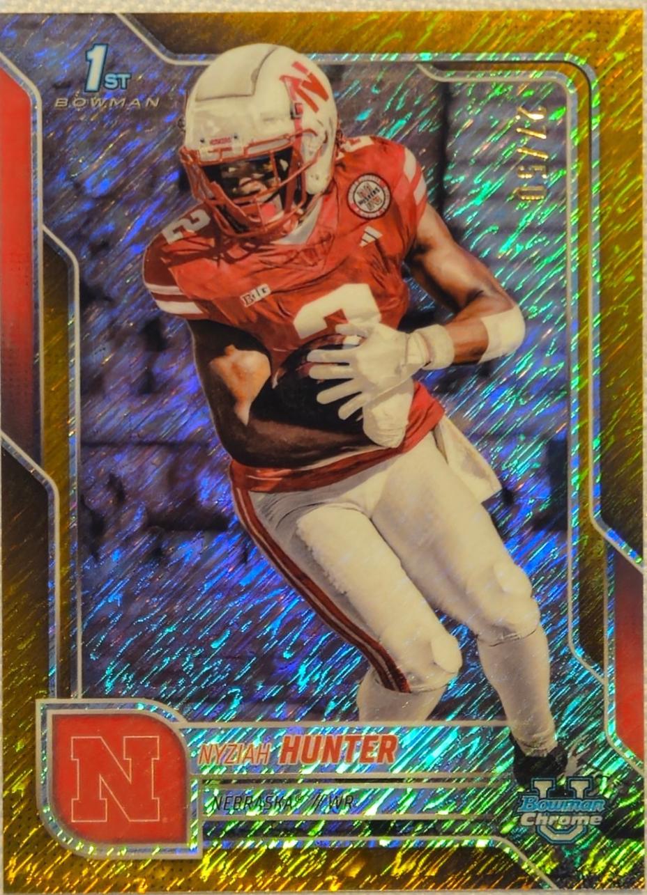 Nyziah Hunter [Gold Shimmer Refractor] #10