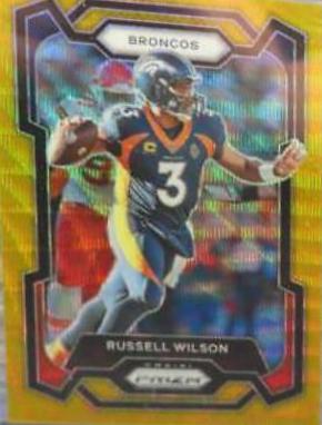 Russell Wilson [Gold Wave] #93