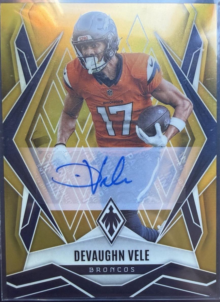 Devaughn Vele [Gold Autograph] #14