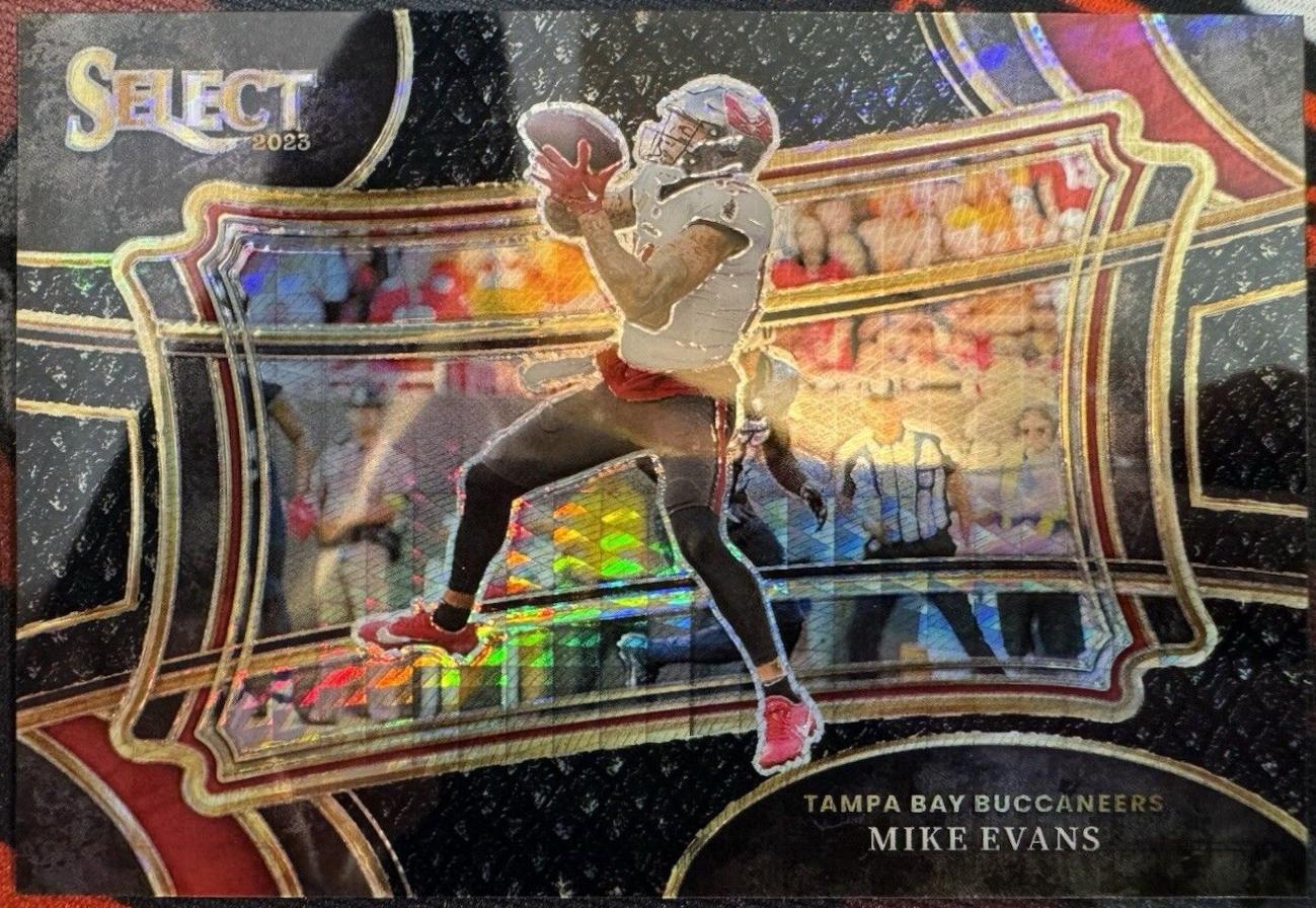 Mike Evans [Dragon Scale Black Prizm] #389