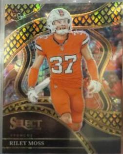 Riley Moss [Dragon Scale Gold Prizm] #222