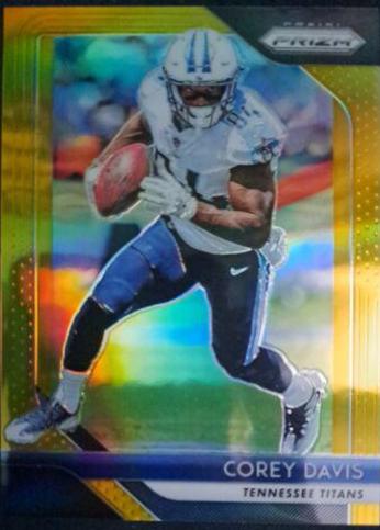 Corey Davis [Gold Prizm] #8