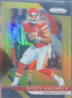 Patrick Mahomes II [Gold Prizm] #102