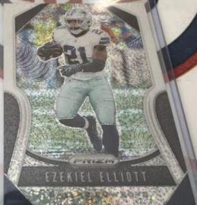 Ezekiel Elliott [White Sparkle Prizm] #38