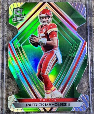Patrick Mahomes II [Green Die Cut] #82