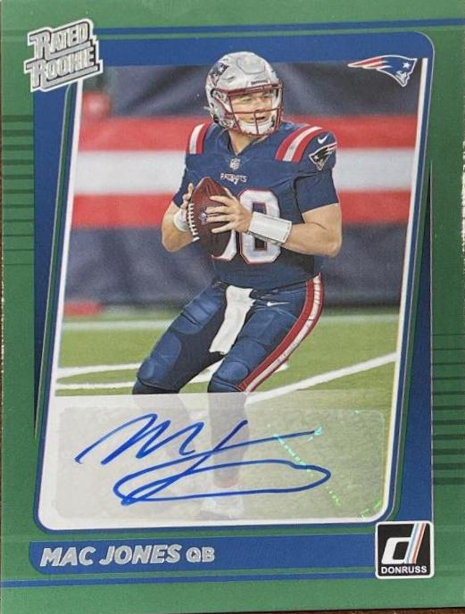 Mac Jones [Autograph Green] #255