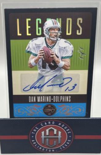 Dan Marino [Black Autograph] #109