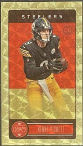 Kenny Pickett [Premium Gold Vinyl Mini] #82