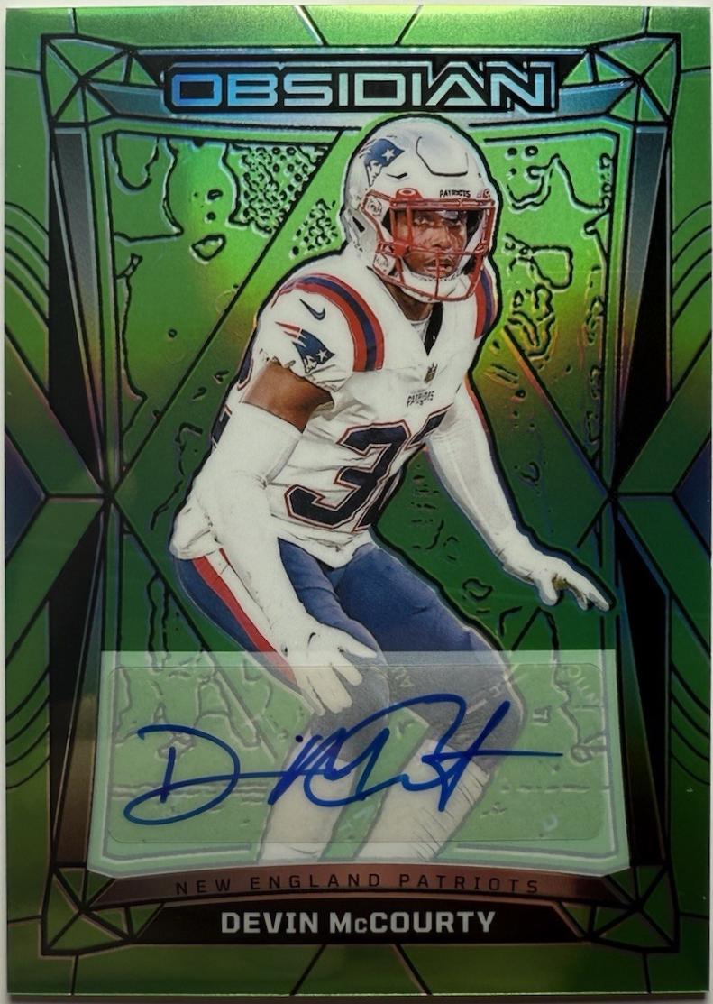 Devin McCourty [Signature Green] #137