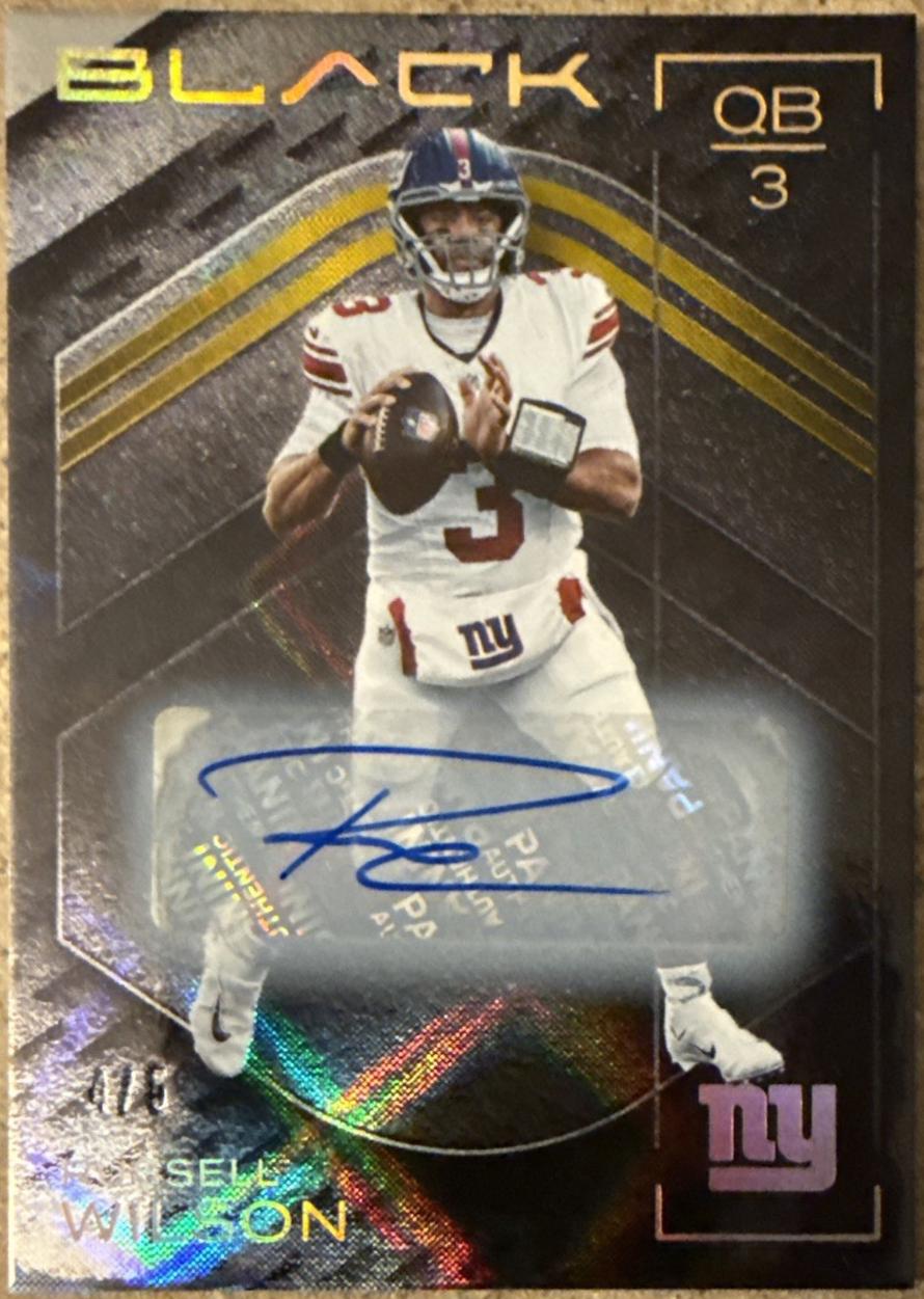 Russell Wilson [Gold Autograph] #16