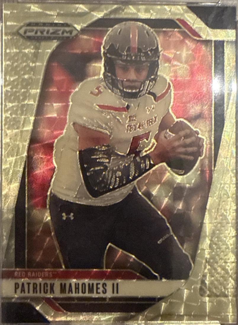 Patrick Mahomes II [Gold Vinyl] #198