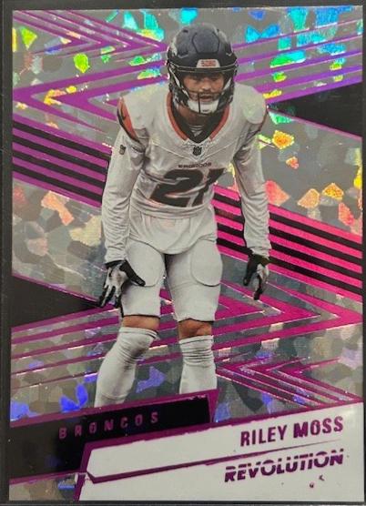 Riley Moss [Holo Red] #108
