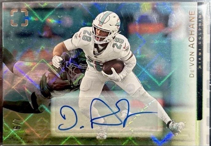 De'Von Achane [White Autograph] #102