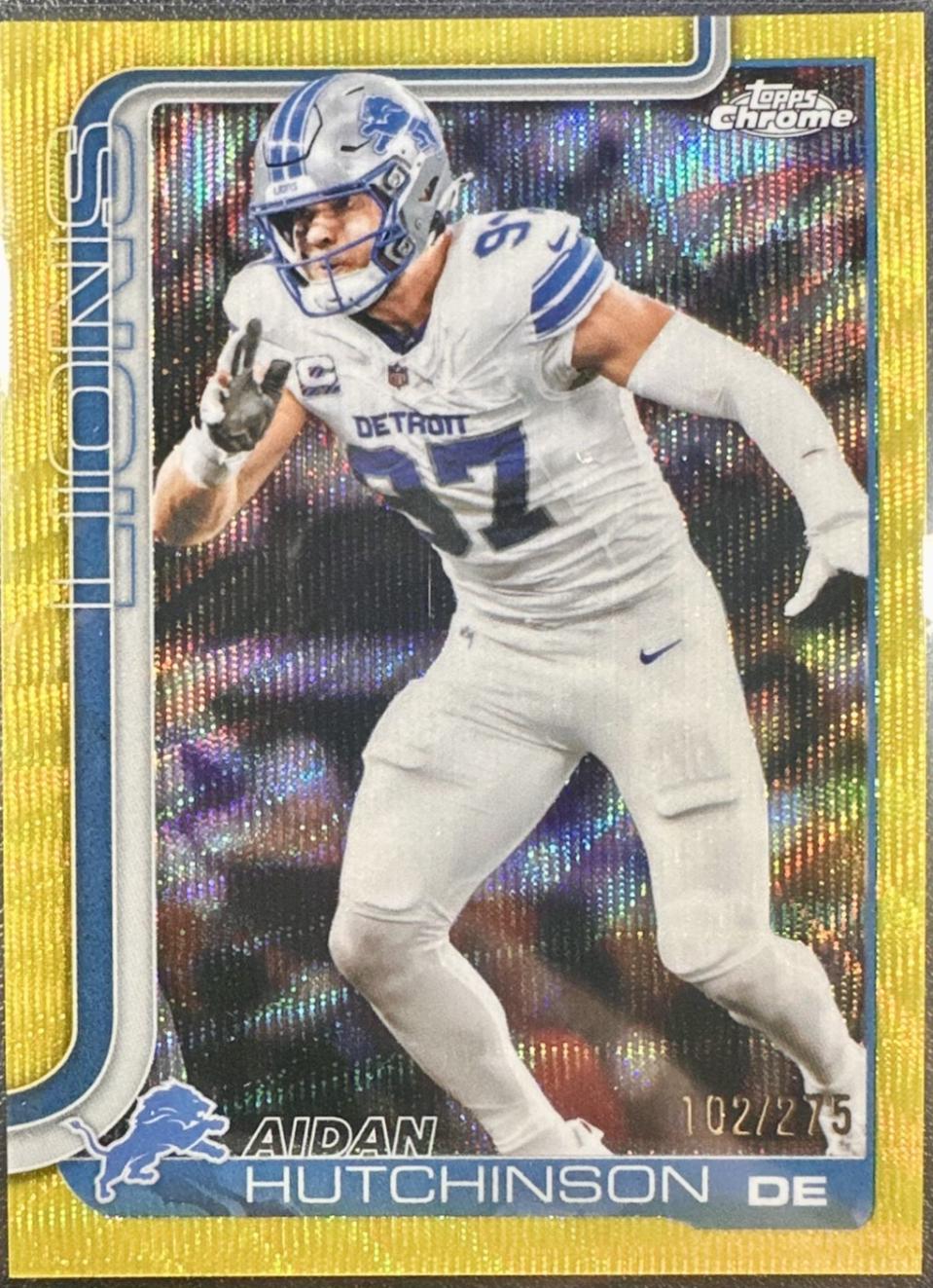 Aidan Hutchinson [Yellow Wave Refractor] #104